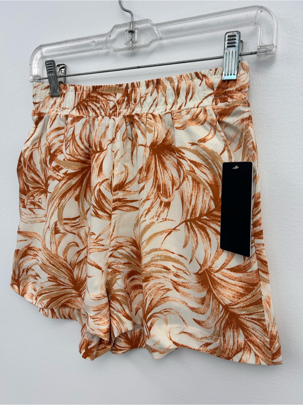 Hurley NWT Pull On High Rise Tropical Palm  Beach Shorts XS In Carmel Cream